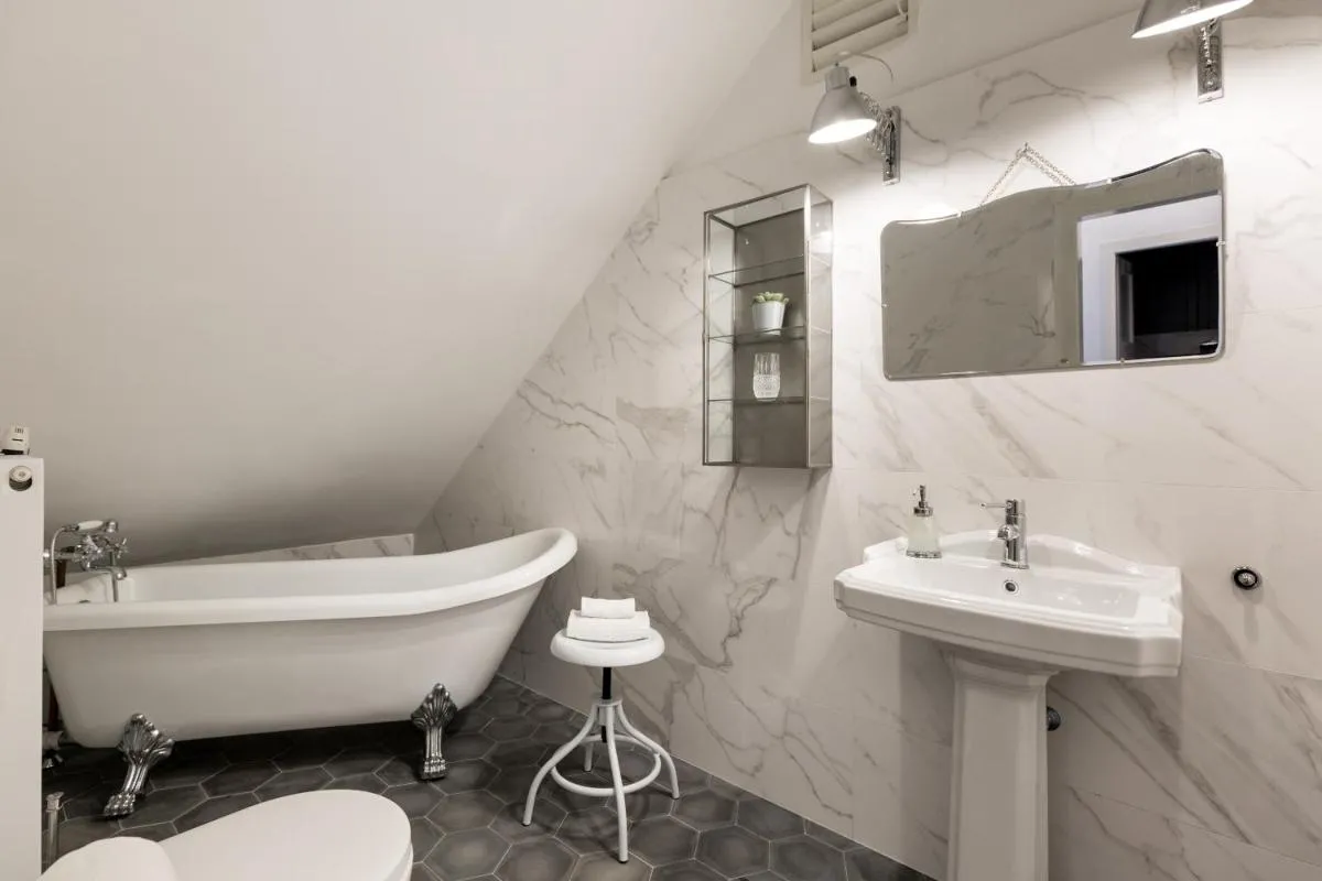 Image 6 of Bohemian Dream Home In The Absolute Center w 2BR/2BT