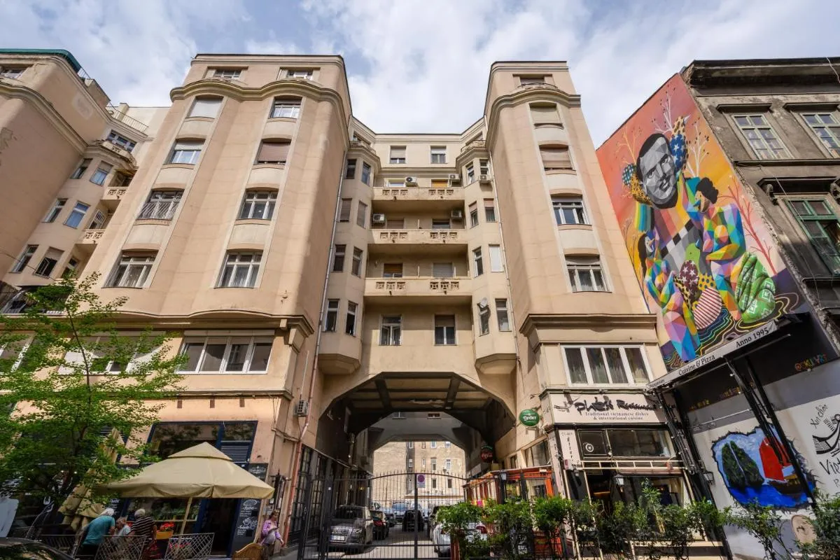 Image 5 of BpR Chic Gem in the Heart of the City