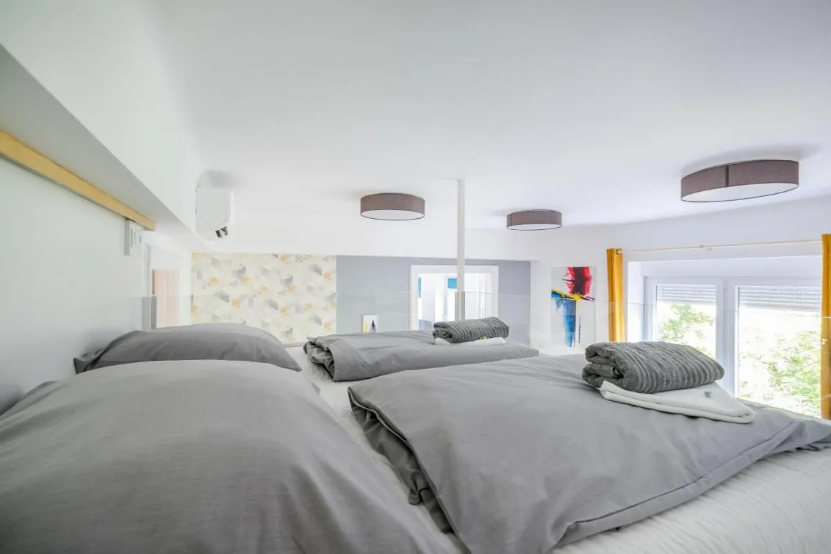 Image 6 of BpR Color Fusion Home with A/C