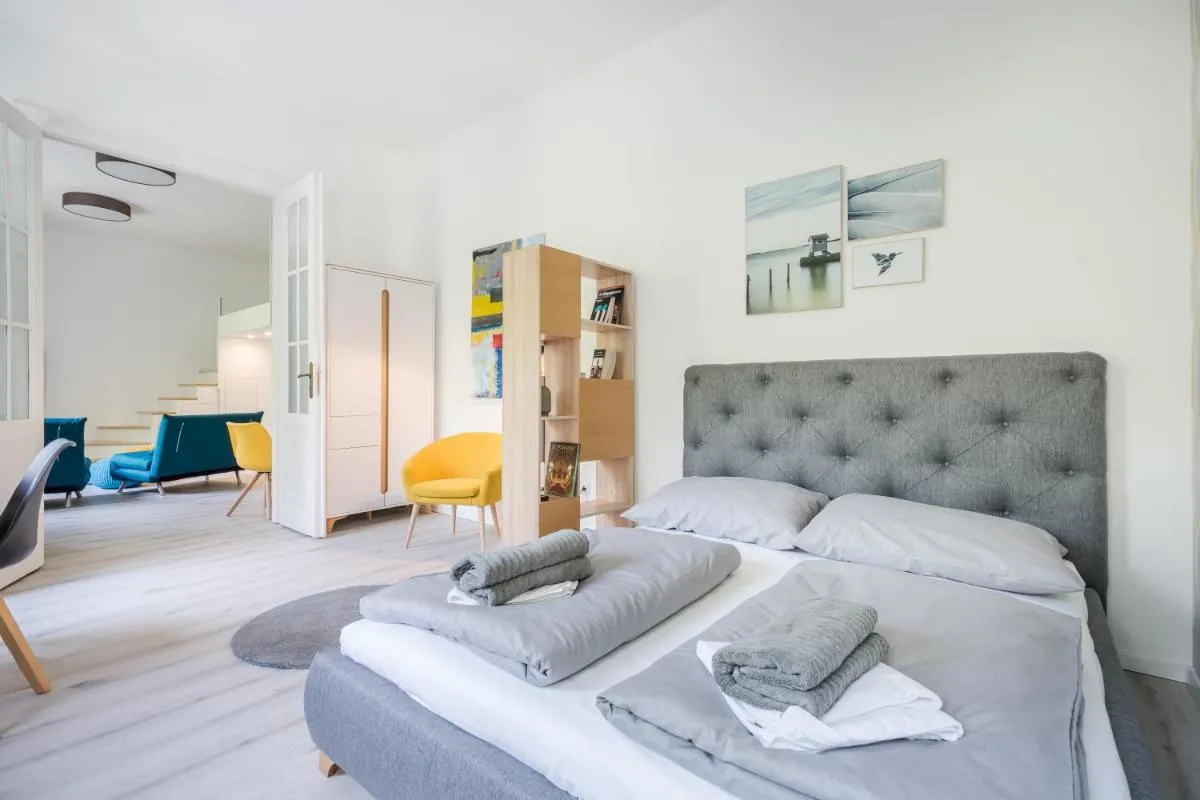 Image 1 of BpR Color Fusion Home with A/C