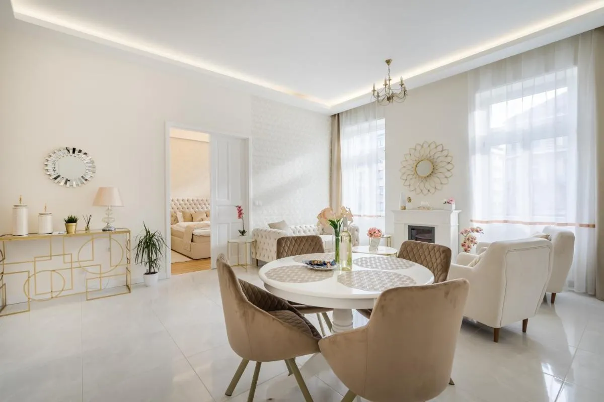 Image 3 of BpR Étienne Charming Apartment