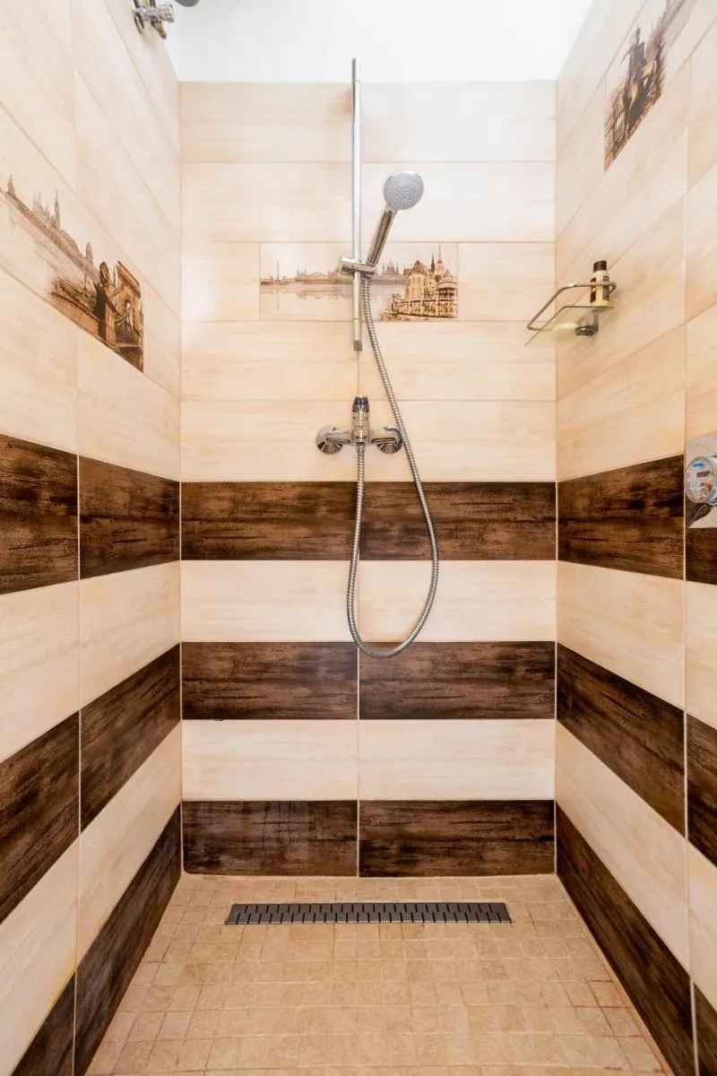 Image 3 of Central Design Apartment