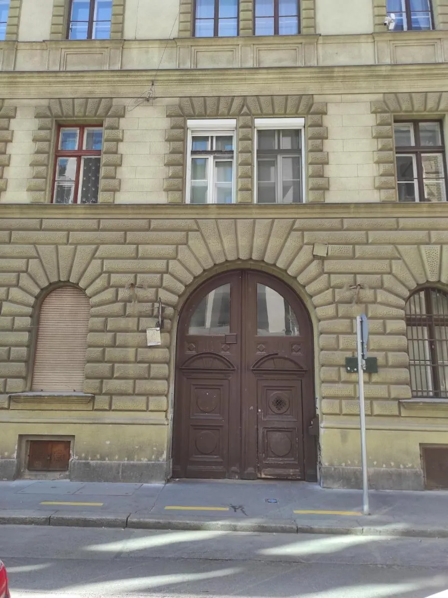 Image 5 of Central Design Apartment