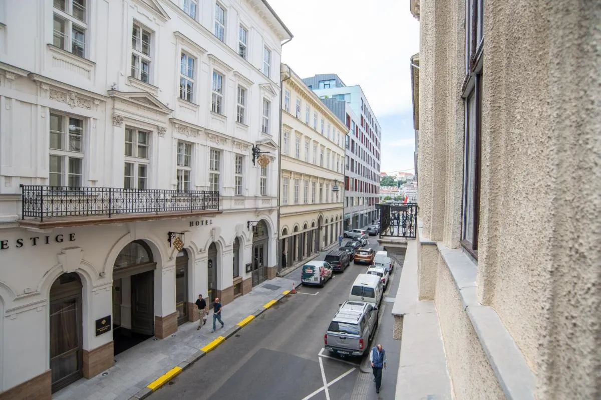 Image 4 of Charming flat close to Danube and 4-Seasons Hotel