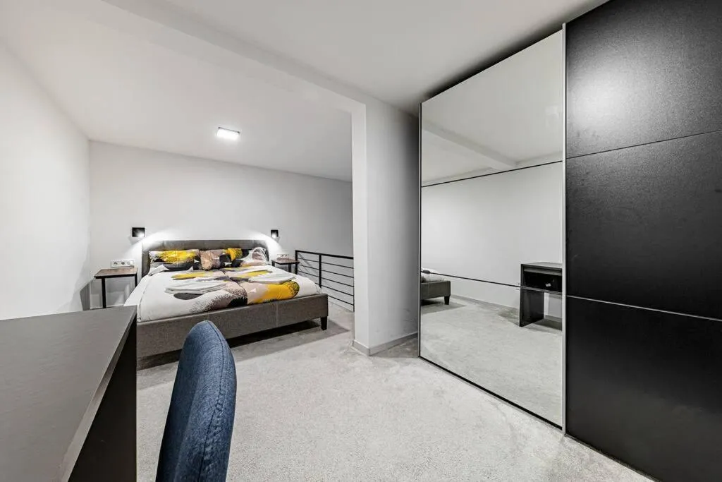 Image 5 of Chic Loft BP: Industrial Gem