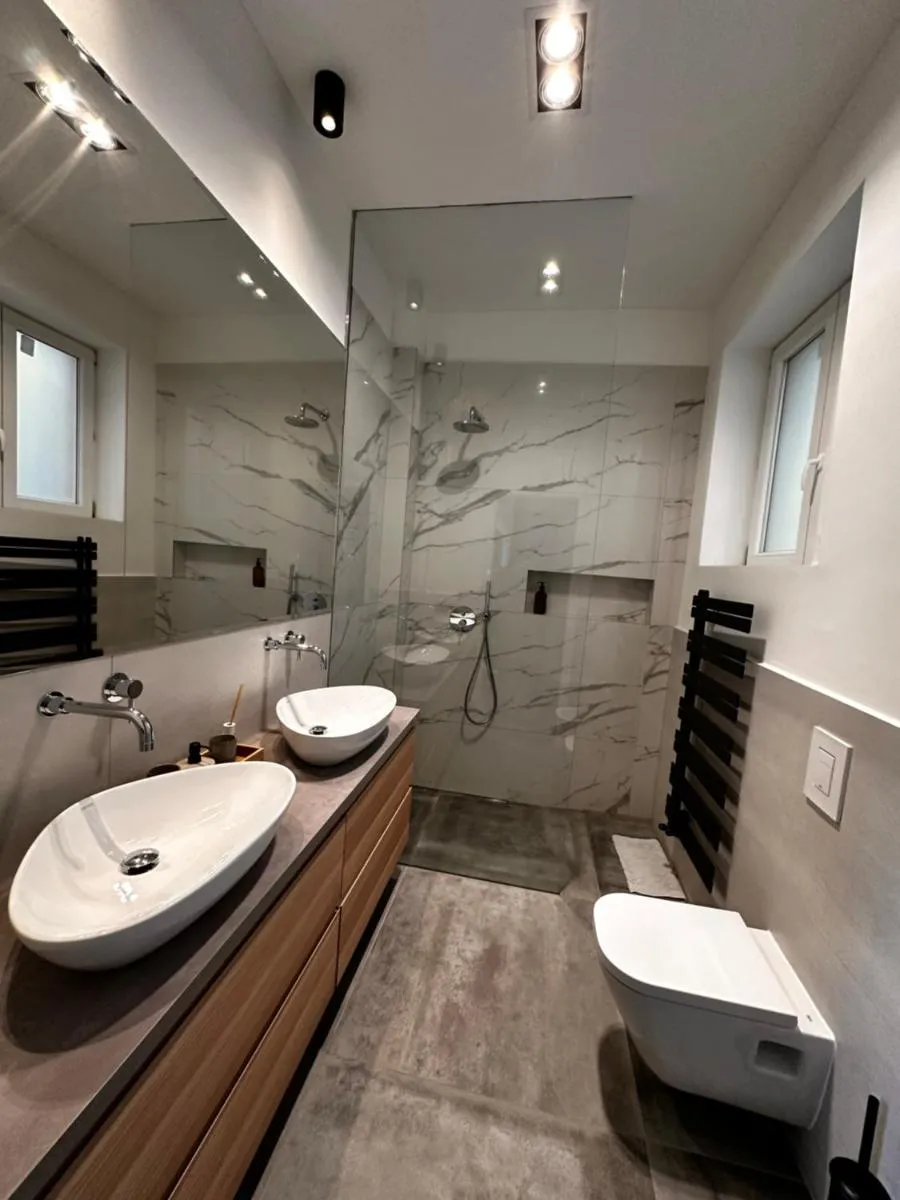 Image 2 of DEAK CENTRAL LOFT