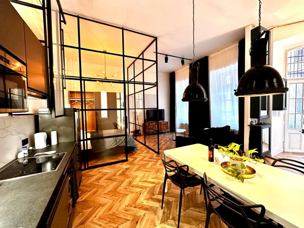 Image 6 of DEAK CENTRAL LOFT