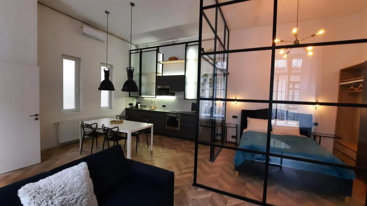 Image 4 of DEAK CENTRAL LOFT