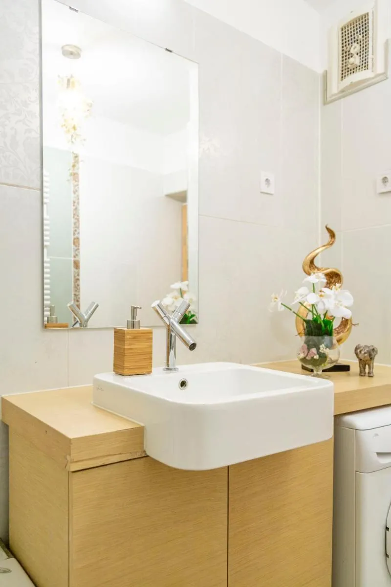 Image 6 of Deluxe Central Quentin Apartment 3BEDRM, 2BATHRM