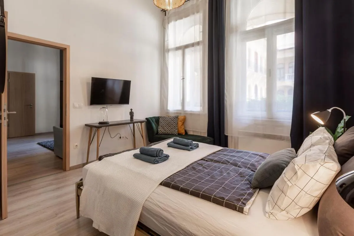 Image 6 of Deluxe Downtown Home by Elisabeth