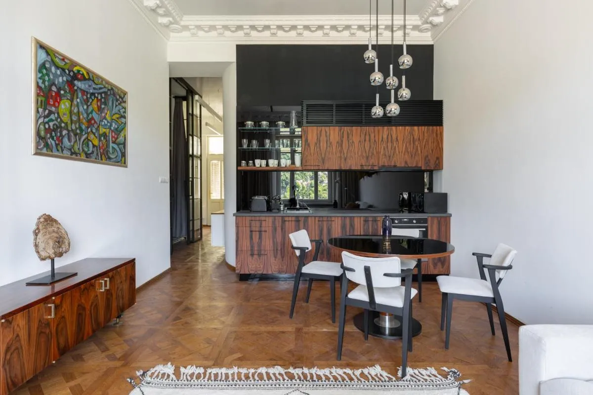 Image 3 of Designer Dream Home with Stunning View