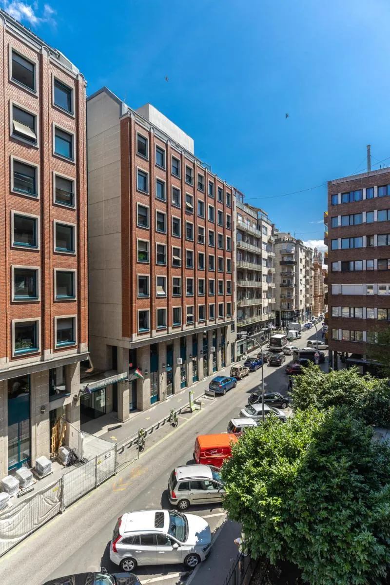 Image 5 of Gems of Budapest – Sapphire Suite