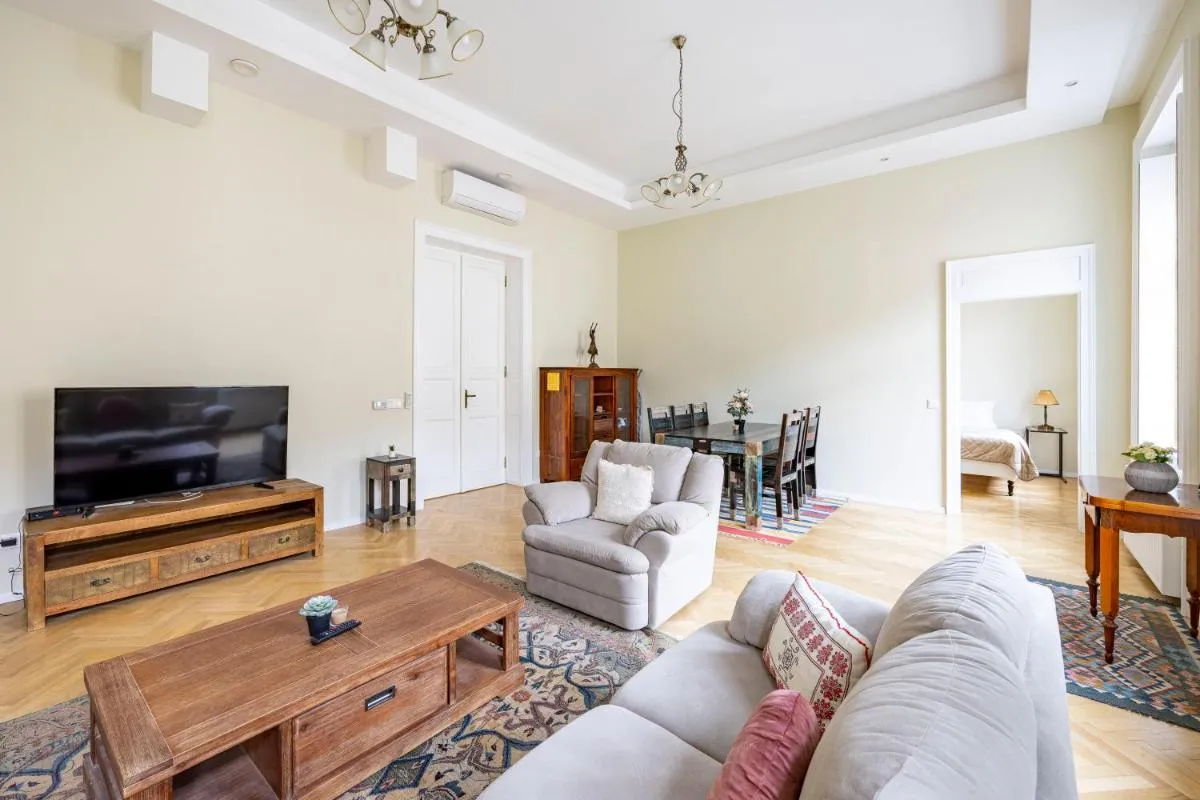 Image 6 of Graceful & Cozy Dream Home next to the Opera House