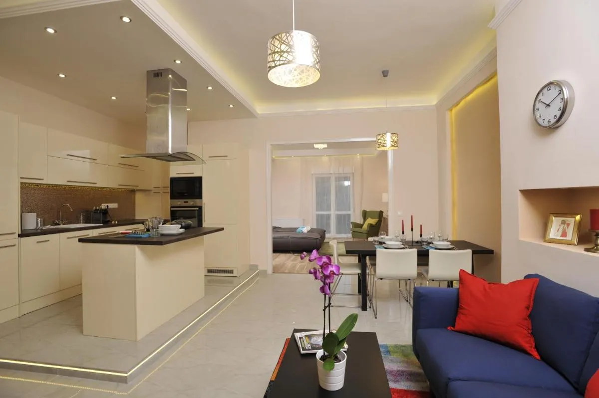 Image 3 of Grand Synagogue Dream Home