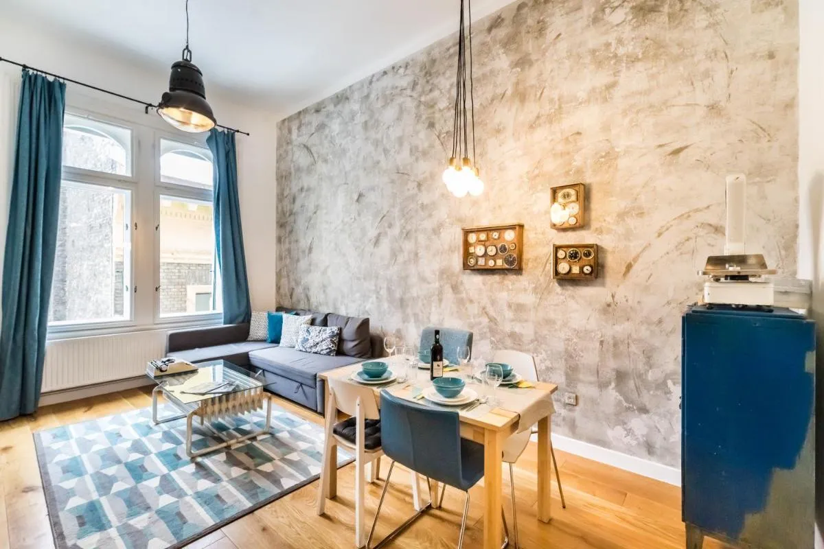 Image 3 of Hip loft style home near Vaci street