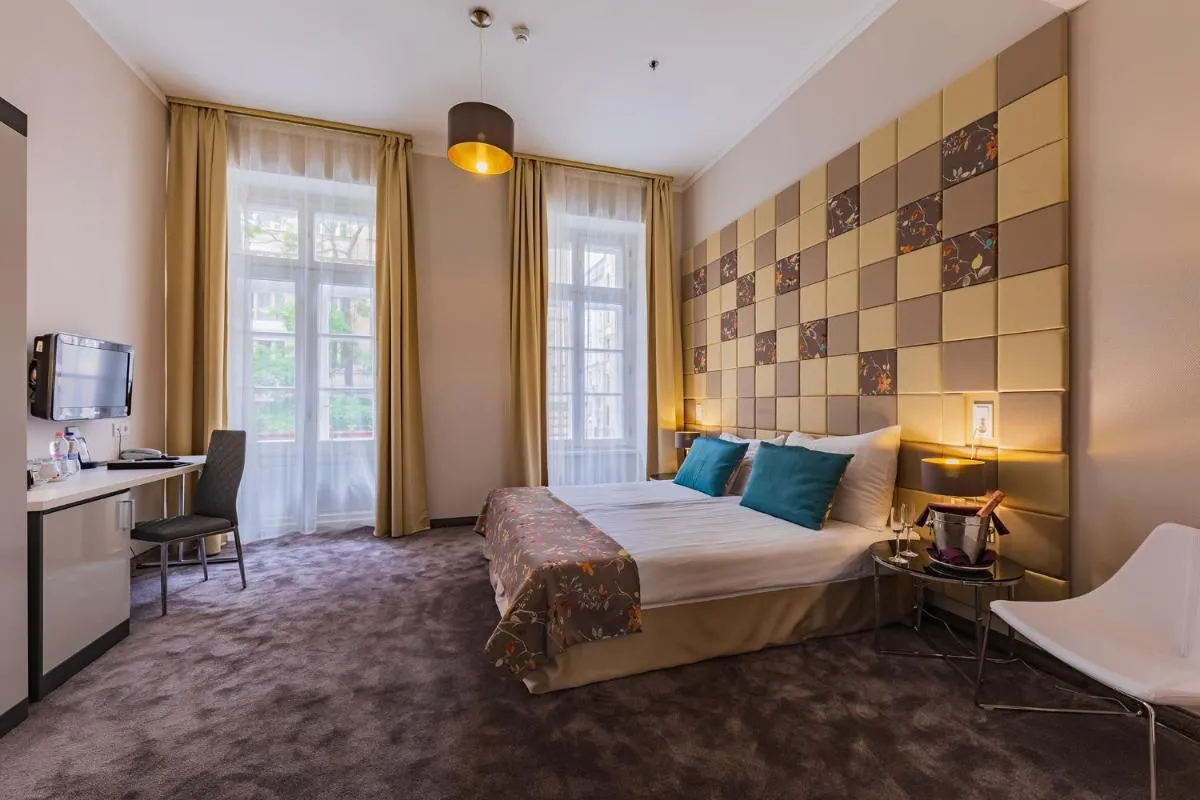 Image 2 of Hotel President