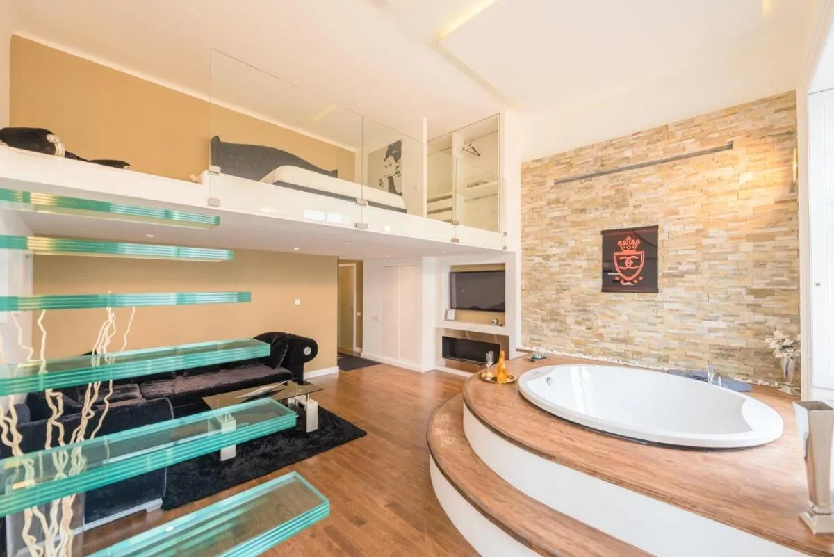 Image 1 of Jacuzzi Andrassy Avenue