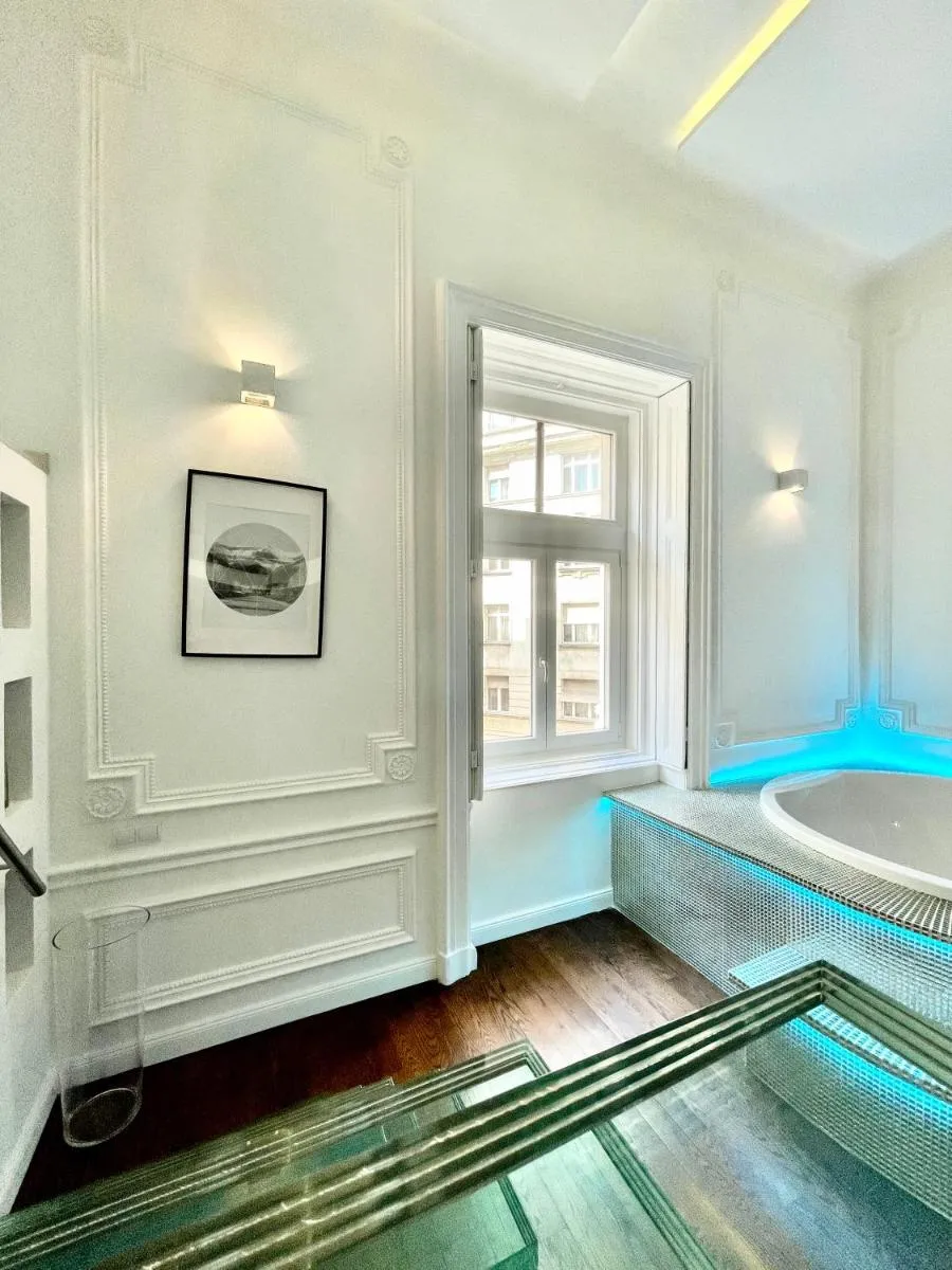 Image 3 of Jacuzzi Andrassy Avenue