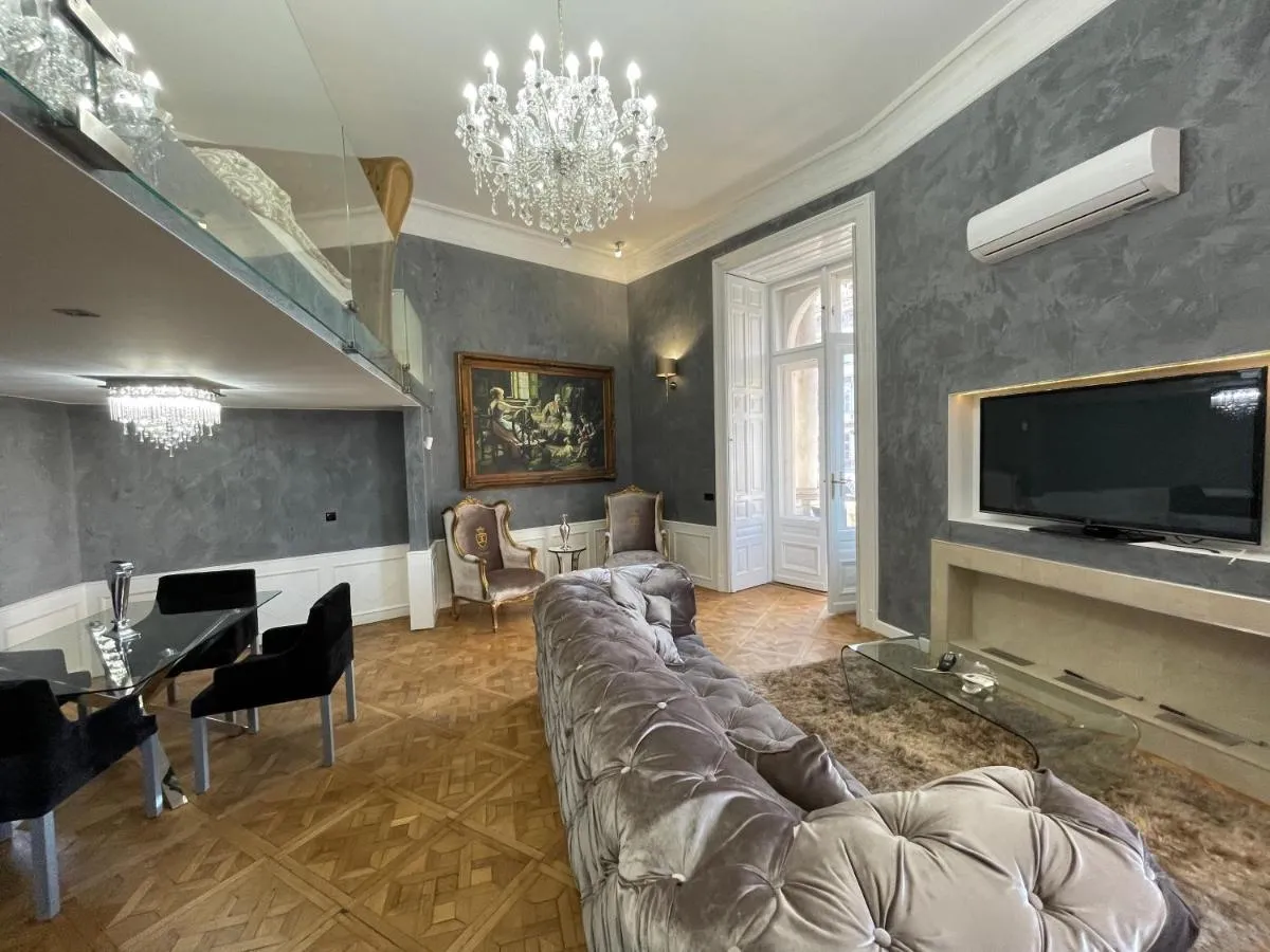 Image 5 of Jacuzzi Basilica view