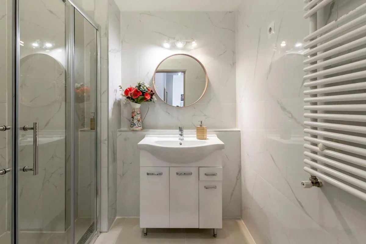 Image 2 of Luxurious Art Deco Apartment in the King Street