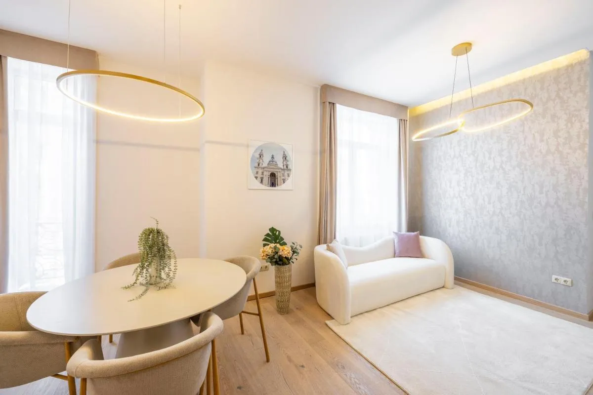 Image 3 of Luxurious Central Apartment w/ a Stunning View to the Basilica