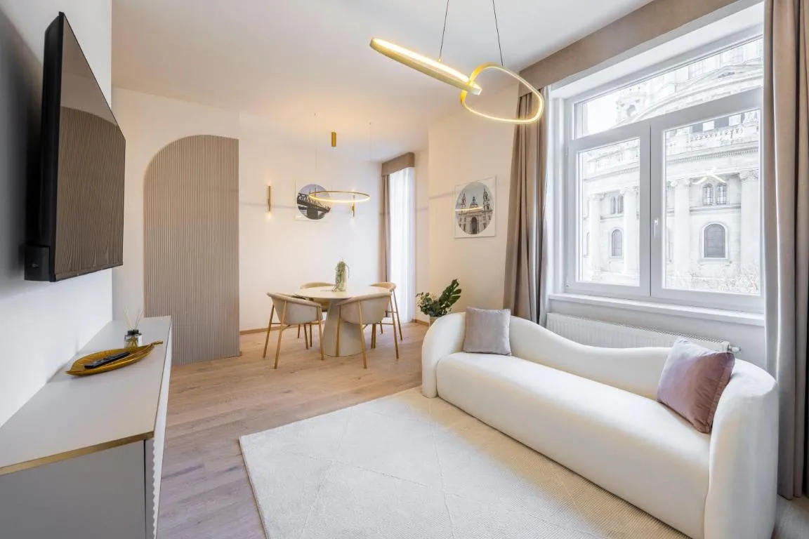 Image of Luxurious Central Apartment w/ a Stunning View to the Basilica