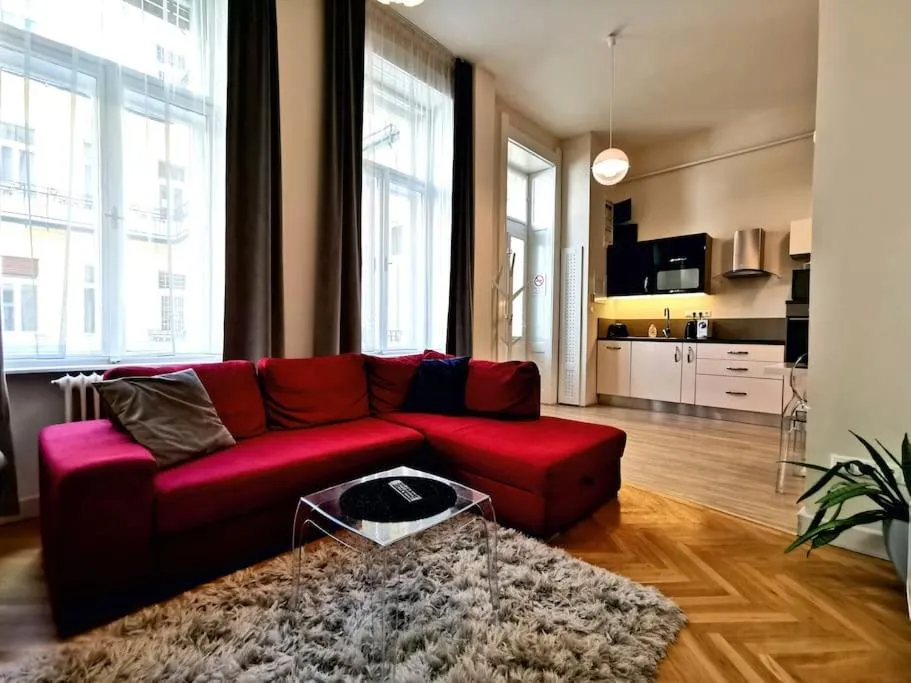 Image of Luxury apartment near Astoria with AC