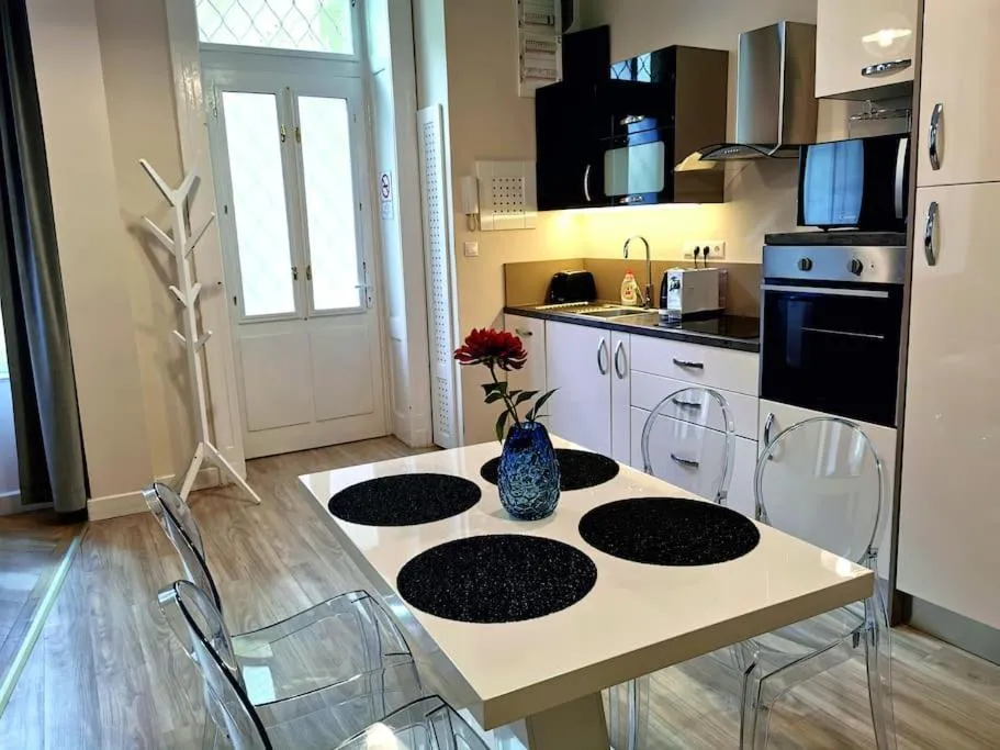 Image 5 of Luxury apartment near Astoria with AC