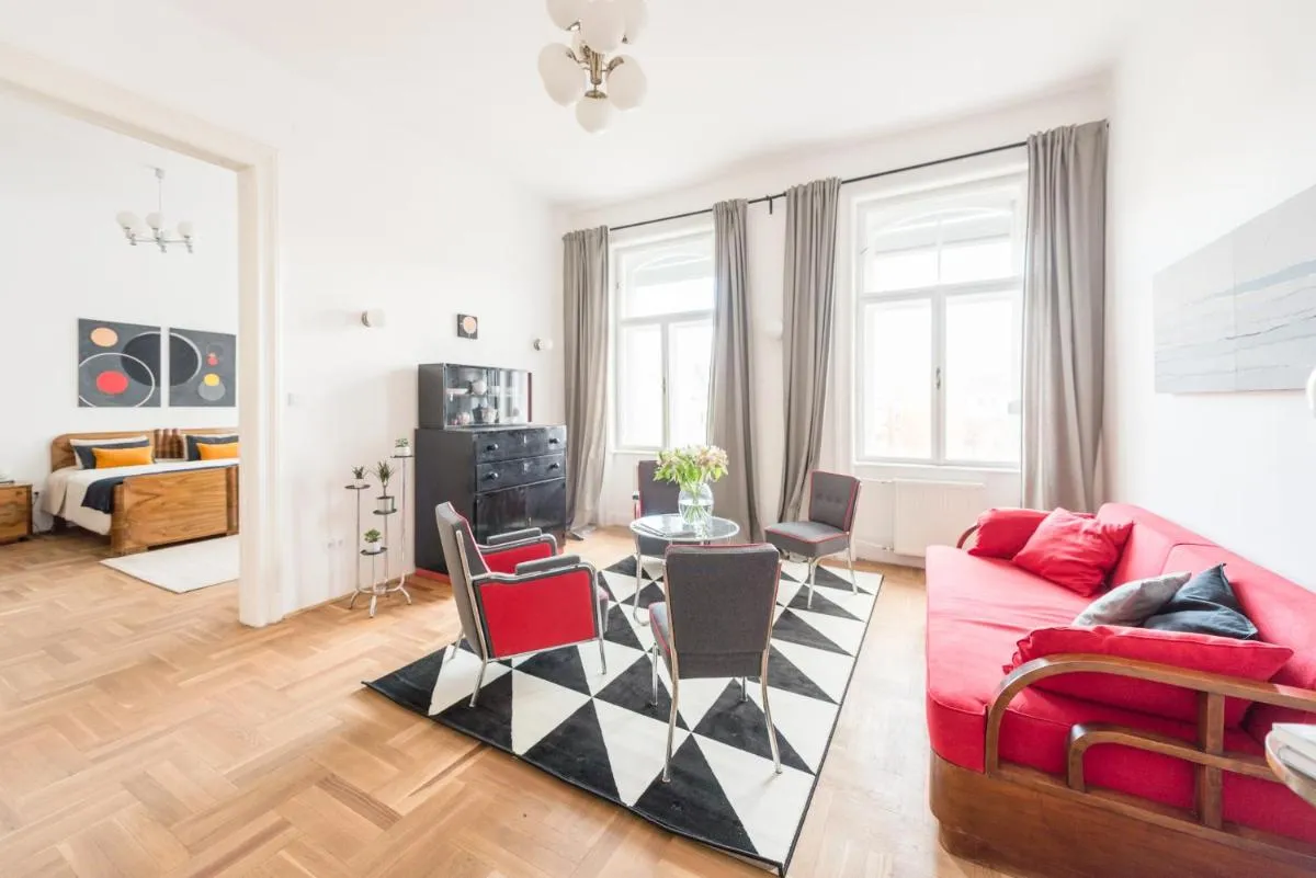 Image 4 of Modern Bauhaus