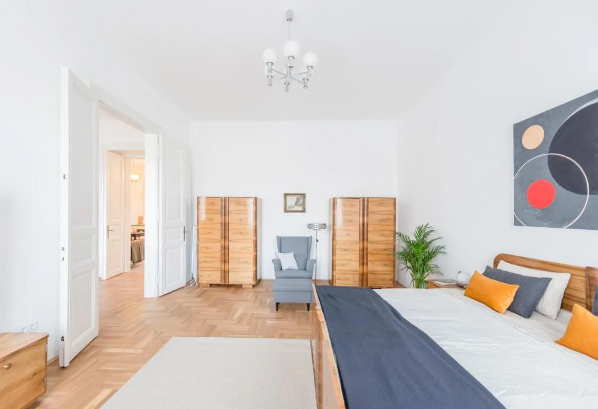 Image 1 of Modern Bauhaus