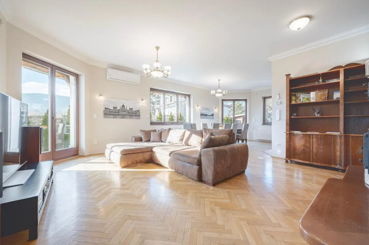 Image 5 of Panorama Buda