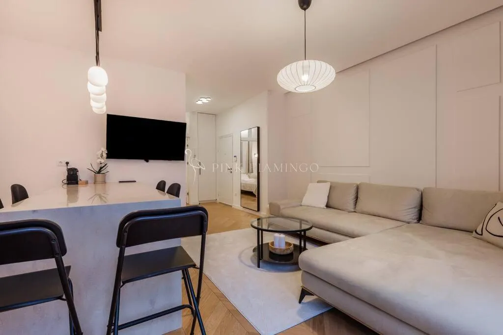 Image 4 of Pink Flamingo I Basilica Panorama