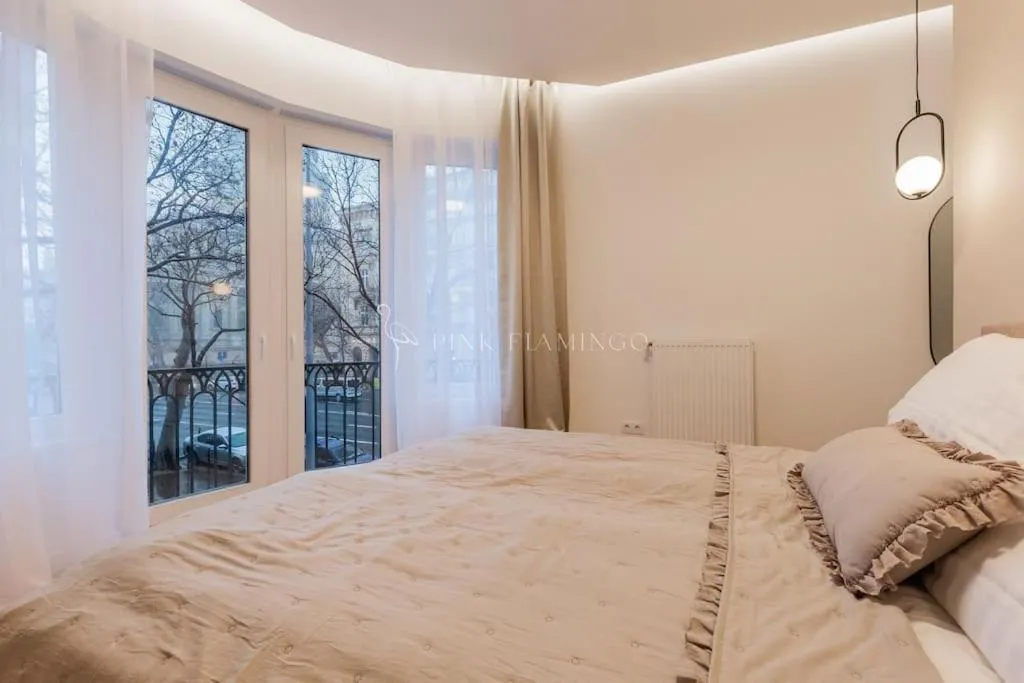 Image 6 of Pink Flamingo I Basilica Panorama