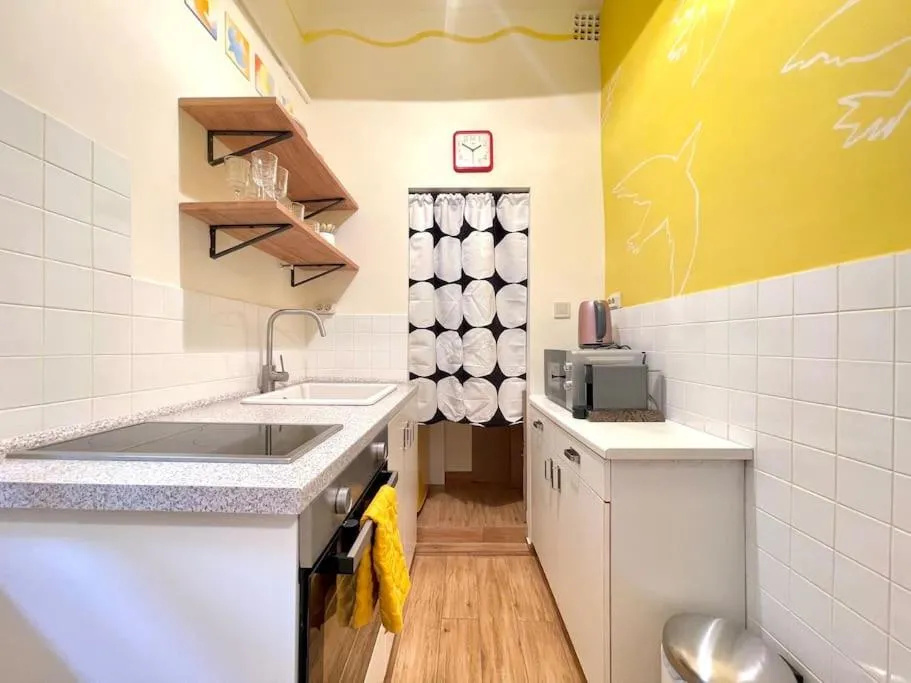 Image 2 of Stray Birds Fashion Apartment with 2PPL/WIFI/AC