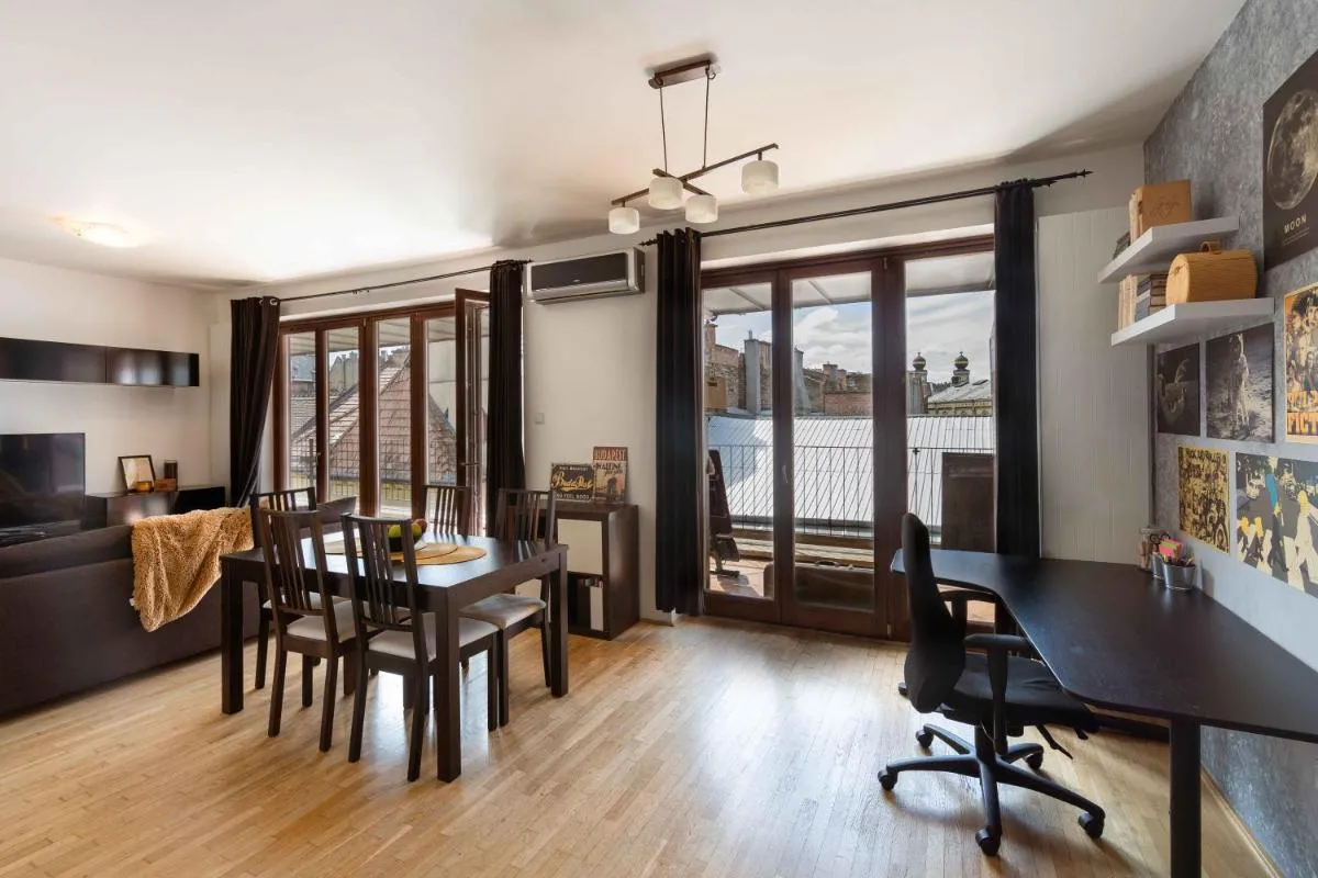 Image 3 of Sunny Penthouse front of Szimpla Kert