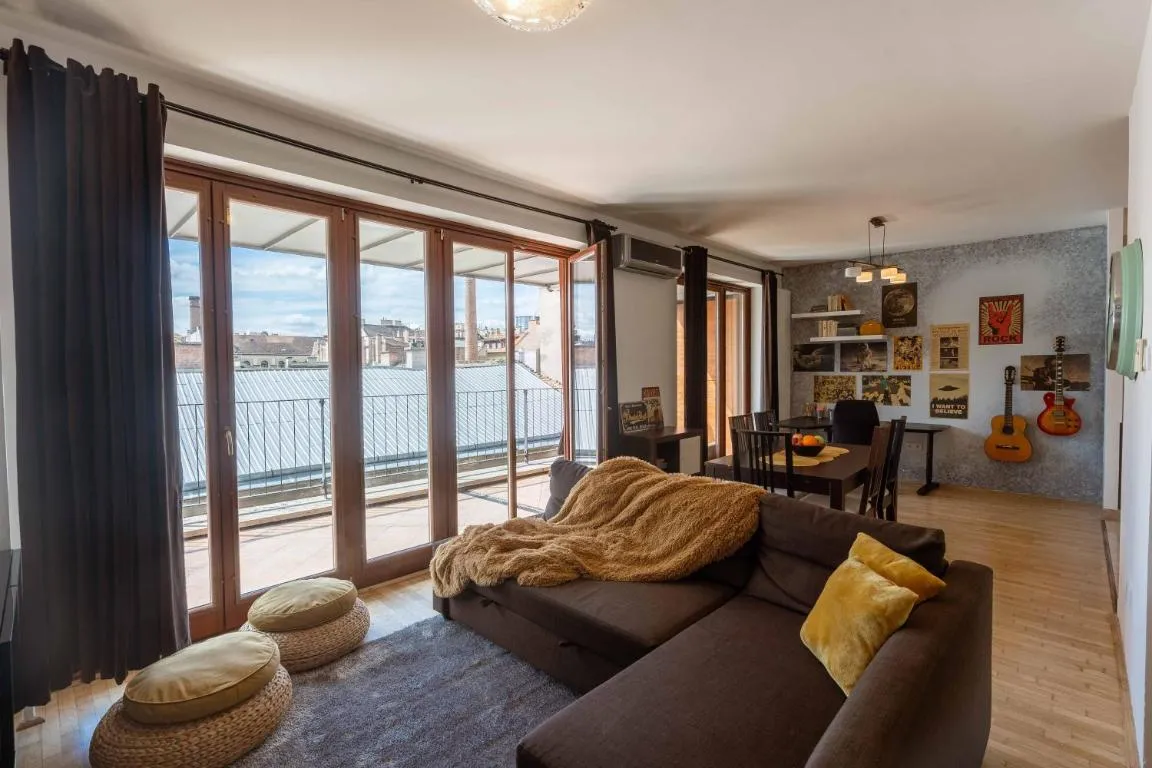 Image of Sunny Penthouse front of Szimpla Kert