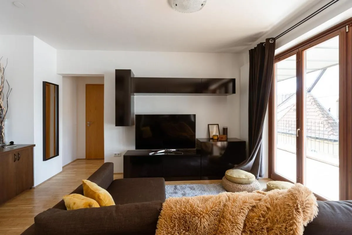 Image 4 of Sunny Penthouse front of Szimpla Kert