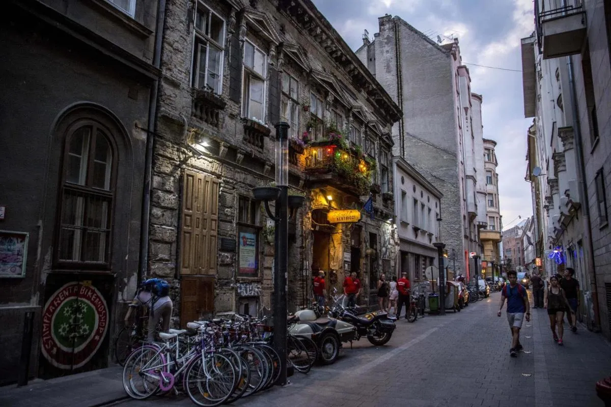 Image 5 of Sunny Penthouse front of Szimpla Kert
