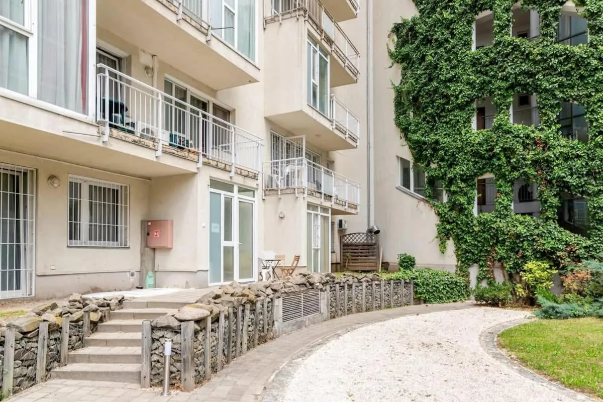 Image 5 of Very Central – Large and Quiet