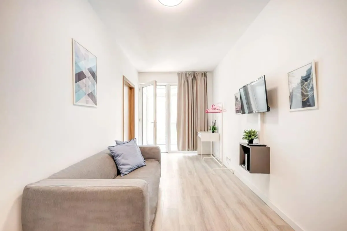 Image 4 of Very Central – Large and Quiet