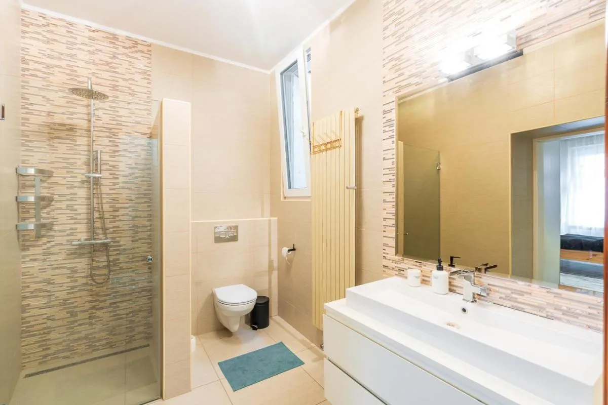 Image 6 of Vibrant and spacious downtown Budapest flat