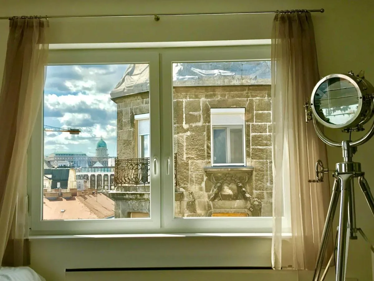 Image 2 of Vista Suites 1-2