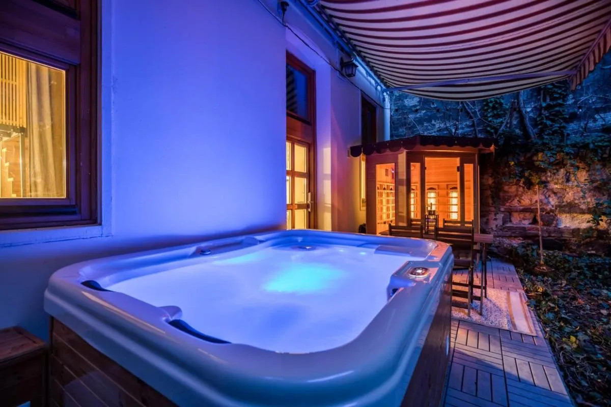 Image 5 of Wellness Wonderland: Garden, Sauna, Jacuzzi in CBD