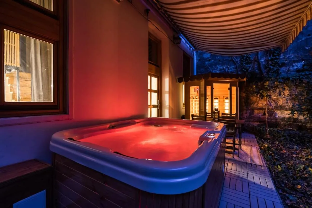 Image 6 of Wellness Wonderland: Garden, Sauna, Jacuzzi in CBD