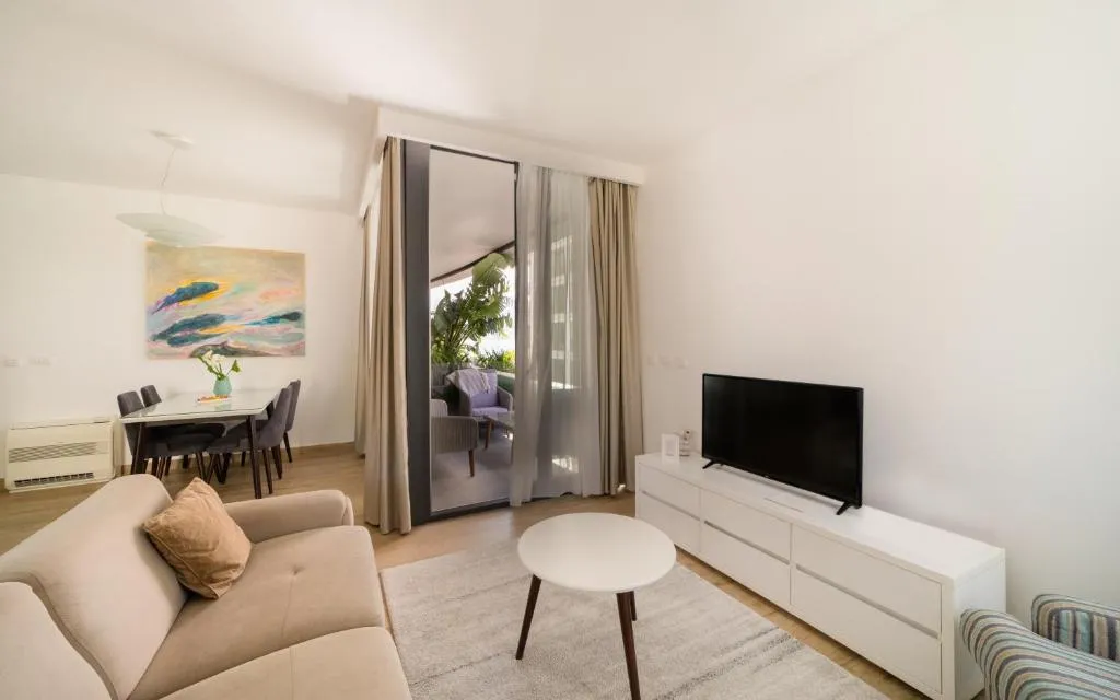 Image 2 of Amare Luxury Apartments