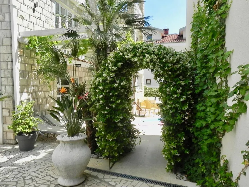 Image 1 of Apartments Captain’s Villa