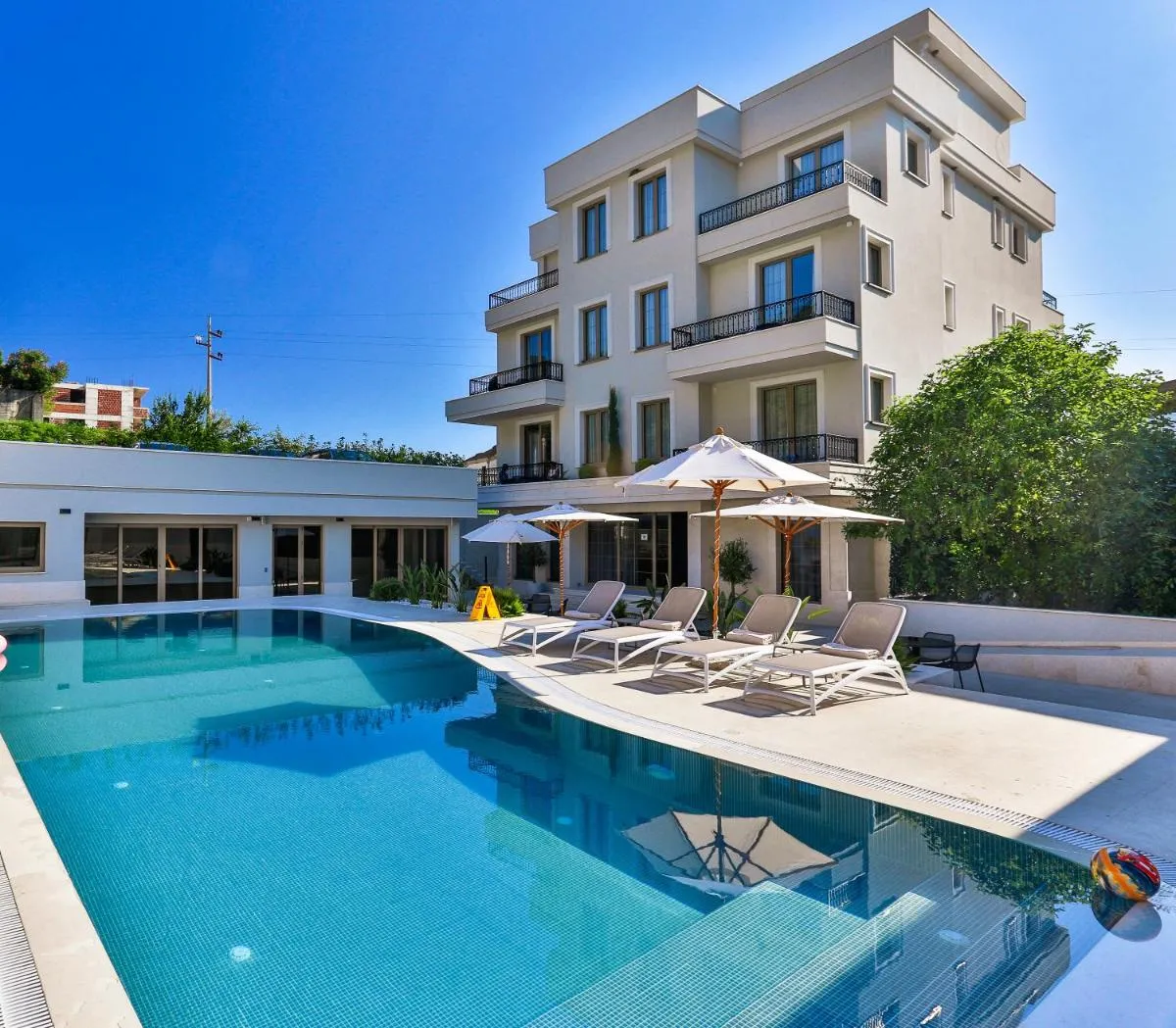 Image 1 of Avanti Hotel & Spa