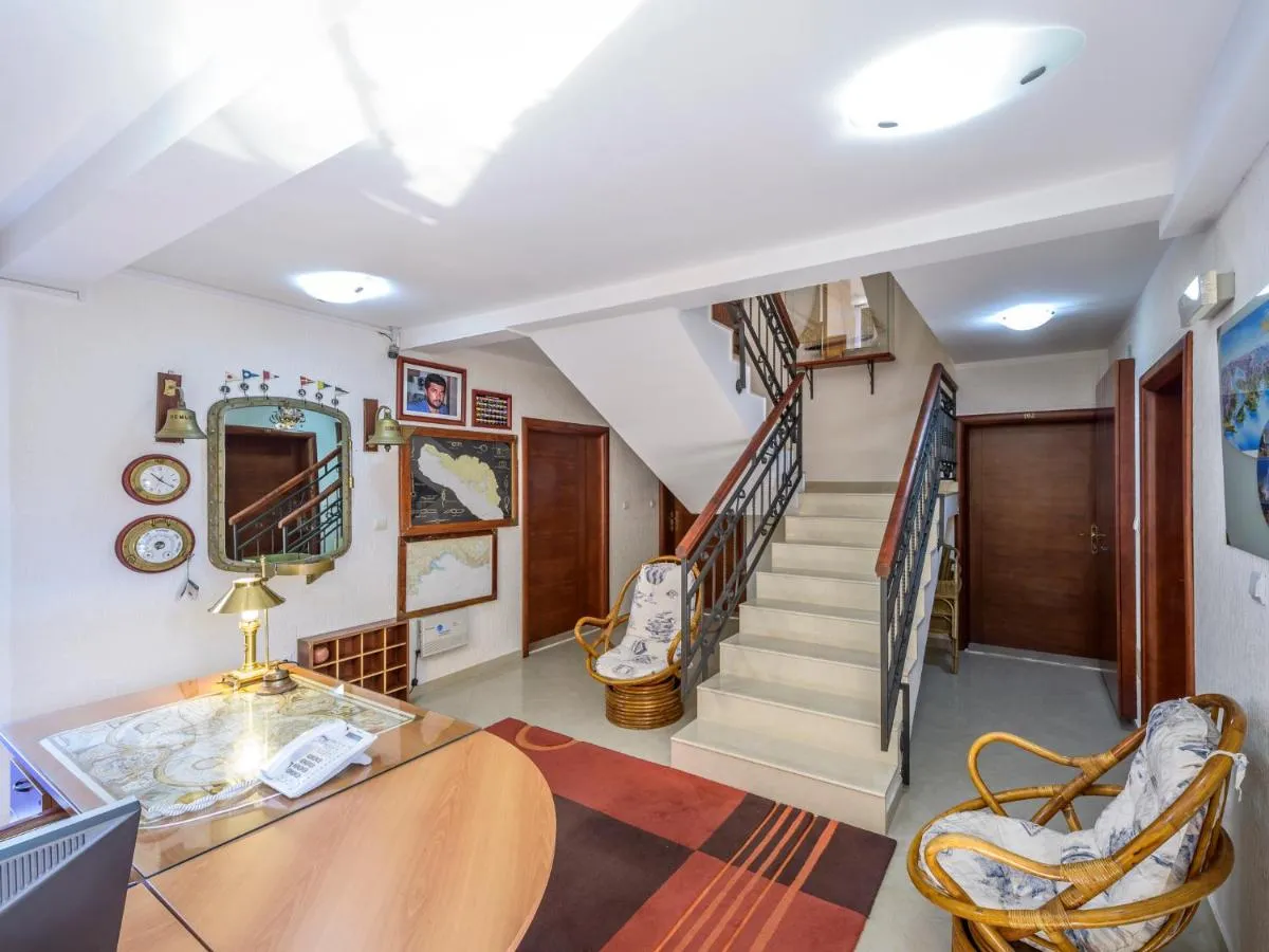 Image 6 of Captain Apartments