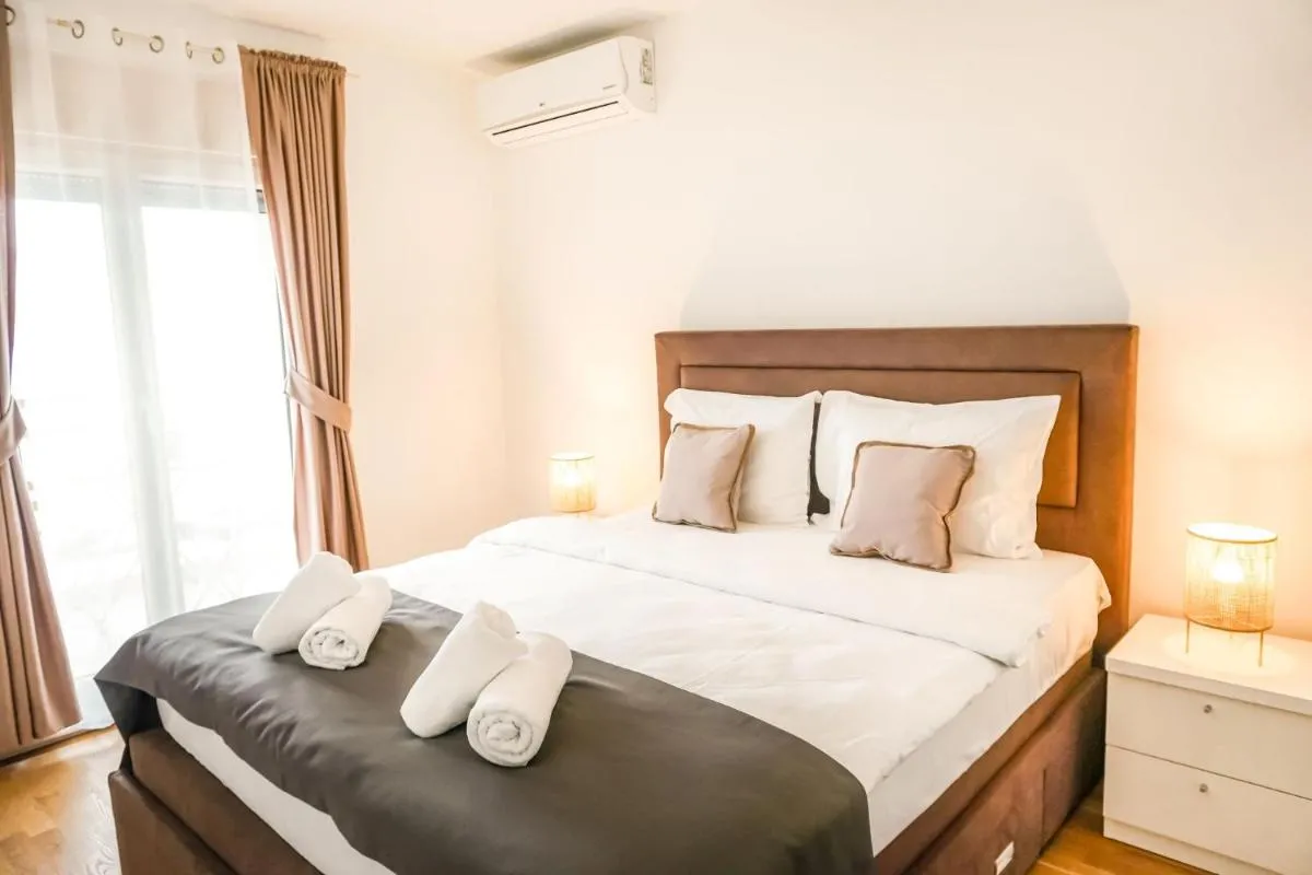 Image 4 of Four Views Apartments