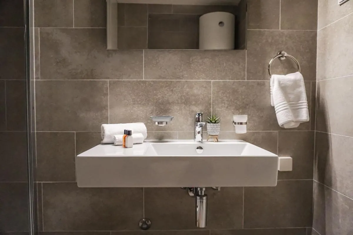 Image 5 of Four Views Apartments